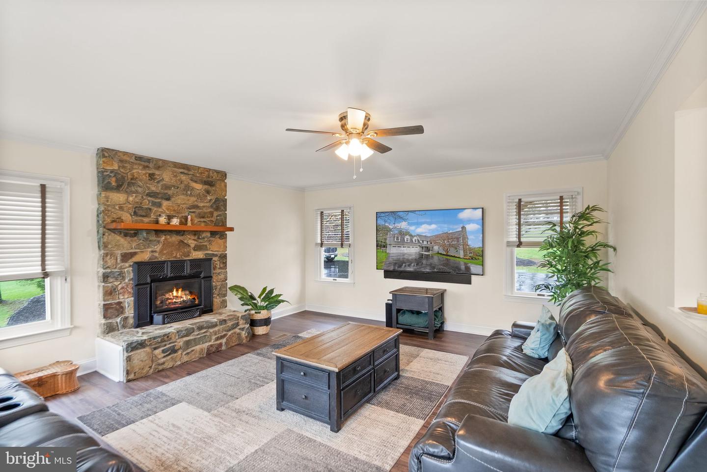 35571 SUFFOLK LN, HILLSBORO, Virginia 20132, 5 Bedrooms Bedrooms, 7 Rooms Rooms,5 BathroomsBathrooms,Residential,For sale,35571 SUFFOLK LN,VALO2092758 MLS # VALO2092758