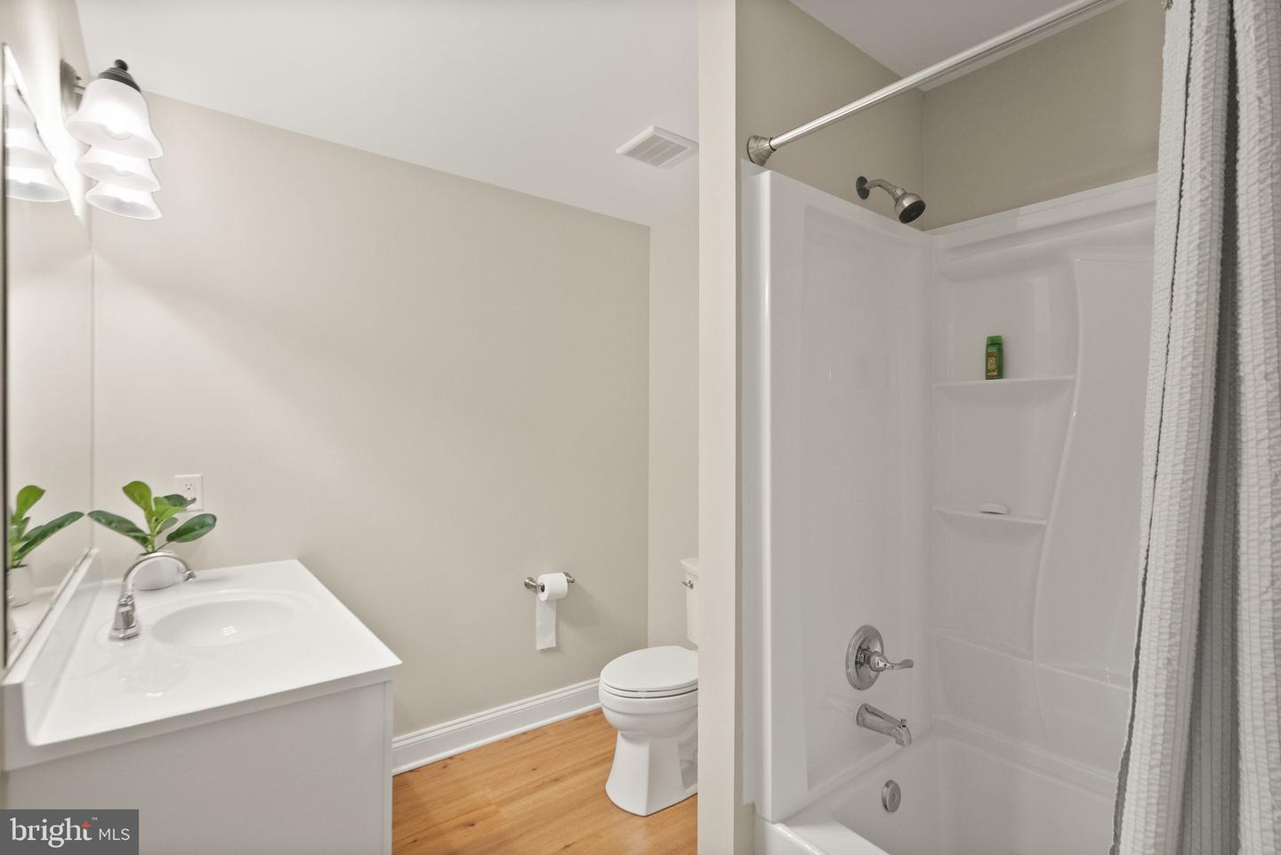 35571 SUFFOLK LN, HILLSBORO, Virginia 20132, 5 Bedrooms Bedrooms, 7 Rooms Rooms,5 BathroomsBathrooms,Residential,For sale,35571 SUFFOLK LN,VALO2092758 MLS # VALO2092758