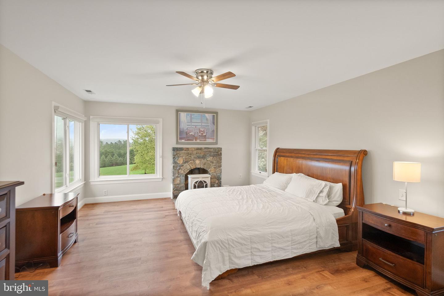 35571 SUFFOLK LN, HILLSBORO, Virginia 20132, 5 Bedrooms Bedrooms, 7 Rooms Rooms,5 BathroomsBathrooms,Residential,For sale,35571 SUFFOLK LN,VALO2092758 MLS # VALO2092758