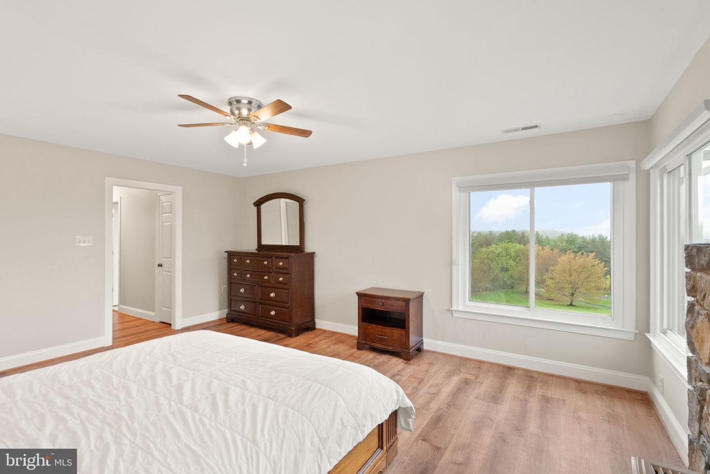 35571 SUFFOLK LN, HILLSBORO, Virginia 20132, 5 Bedrooms Bedrooms, 7 Rooms Rooms,5 BathroomsBathrooms,Residential,For sale,35571 SUFFOLK LN,VALO2092758 MLS # VALO2092758