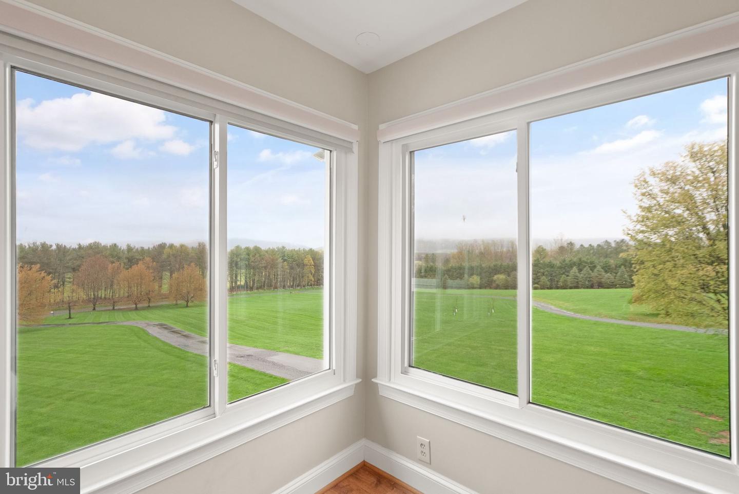 35571 SUFFOLK LN, HILLSBORO, Virginia 20132, 5 Bedrooms Bedrooms, 7 Rooms Rooms,5 BathroomsBathrooms,Residential,For sale,35571 SUFFOLK LN,VALO2092758 MLS # VALO2092758