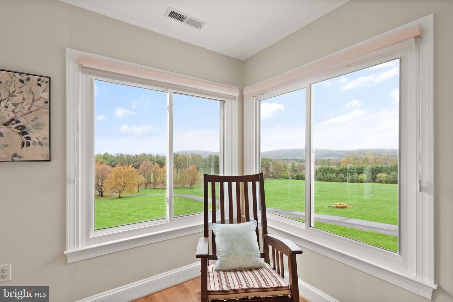 35571 SUFFOLK LN, HILLSBORO, Virginia 20132, 5 Bedrooms Bedrooms, 7 Rooms Rooms,5 BathroomsBathrooms,Residential,For sale,35571 SUFFOLK LN,VALO2092758 MLS # VALO2092758
