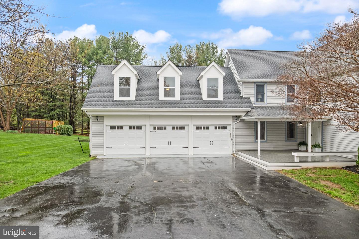 35571 SUFFOLK LN, HILLSBORO, Virginia 20132, 5 Bedrooms Bedrooms, 7 Rooms Rooms,5 BathroomsBathrooms,Residential,For sale,35571 SUFFOLK LN,VALO2092758 MLS # VALO2092758