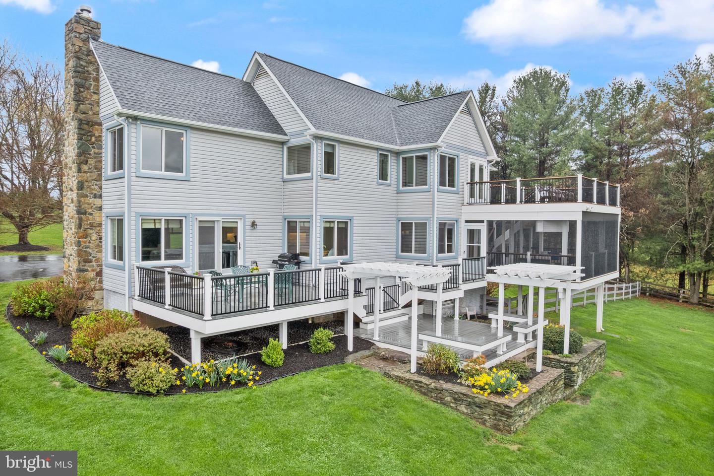 35571 SUFFOLK LN, HILLSBORO, Virginia 20132, 5 Bedrooms Bedrooms, 7 Rooms Rooms,5 BathroomsBathrooms,Residential,For sale,35571 SUFFOLK LN,VALO2092758 MLS # VALO2092758