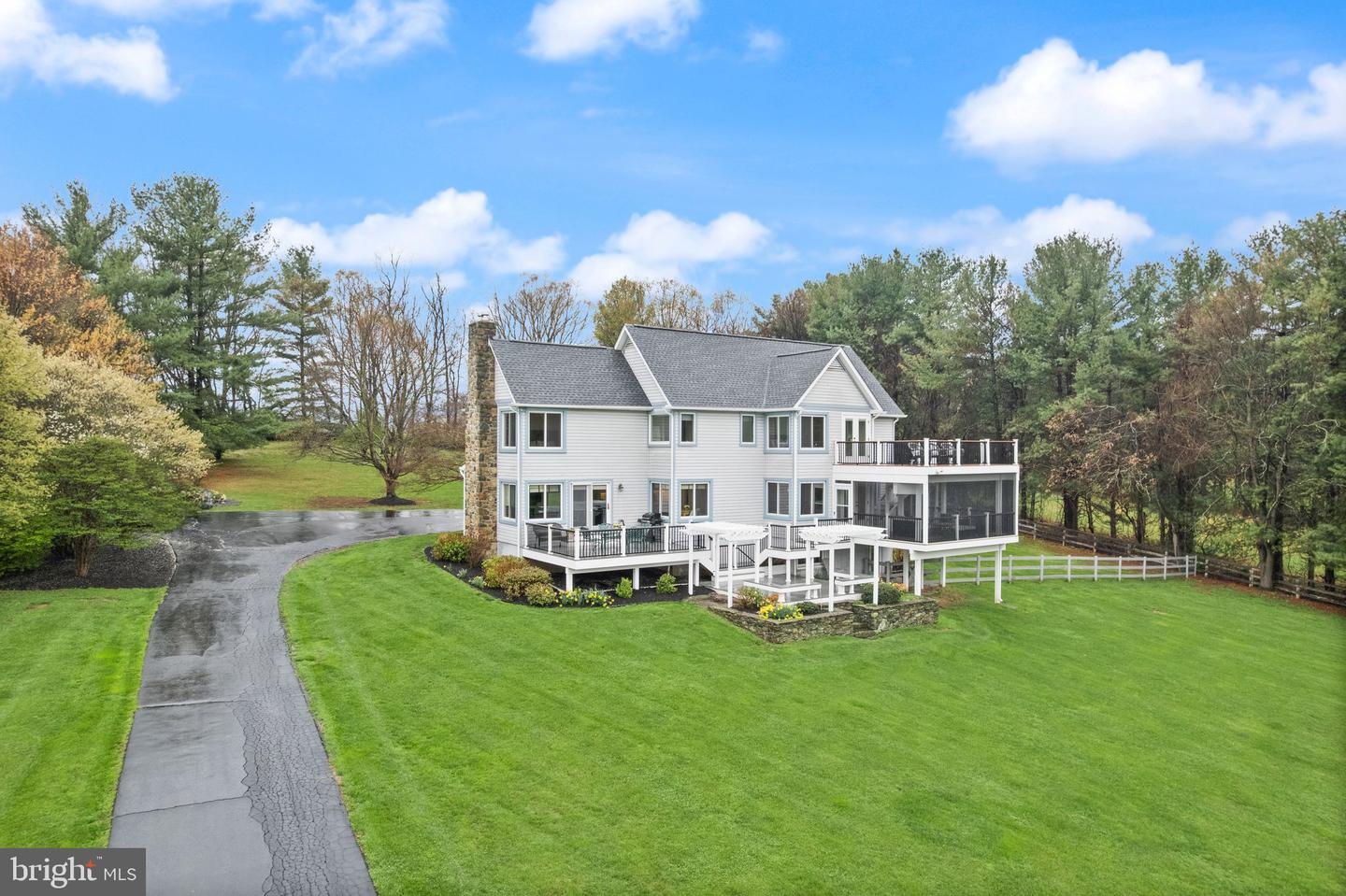 35571 SUFFOLK LN, HILLSBORO, Virginia 20132, 5 Bedrooms Bedrooms, 7 Rooms Rooms,5 BathroomsBathrooms,Residential,For sale,35571 SUFFOLK LN,VALO2092758 MLS # VALO2092758