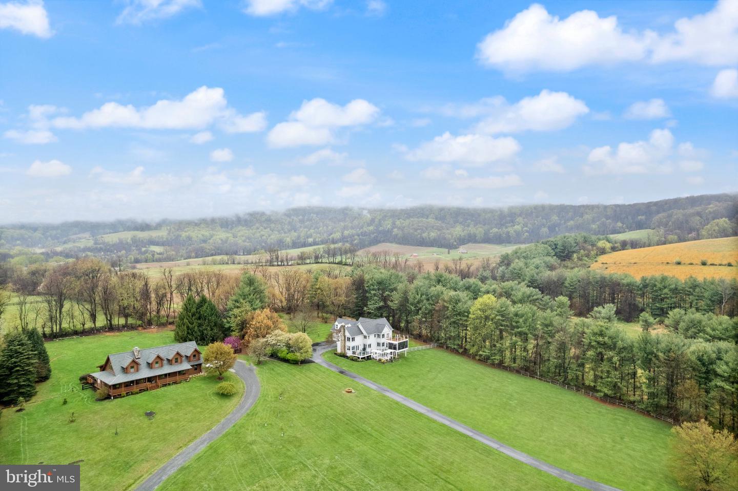 35571 SUFFOLK LN, HILLSBORO, Virginia 20132, 5 Bedrooms Bedrooms, 7 Rooms Rooms,5 BathroomsBathrooms,Residential,For sale,35571 SUFFOLK LN,VALO2092758 MLS # VALO2092758