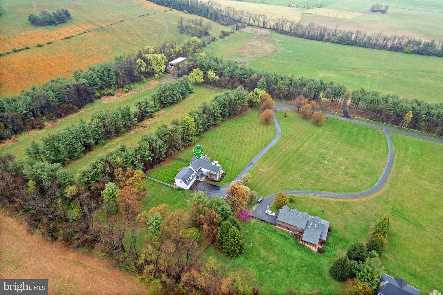 35571 SUFFOLK LN, HILLSBORO, Virginia 20132, 5 Bedrooms Bedrooms, 7 Rooms Rooms,5 BathroomsBathrooms,Residential,For sale,35571 SUFFOLK LN,VALO2092758 MLS # VALO2092758