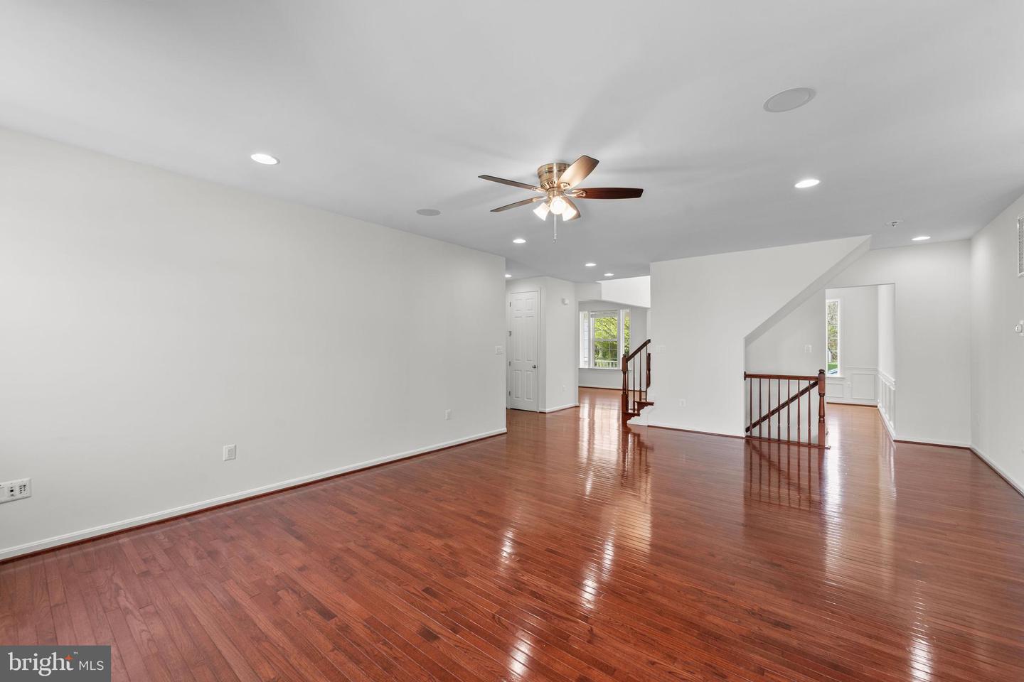 24880 MYERS GLEN PL, CHANTILLY, Virginia 20152, 5 Bedrooms Bedrooms, ,3 BathroomsBathrooms,Residential,For sale,24880 MYERS GLEN PL,VALO2094446 MLS # VALO2094446