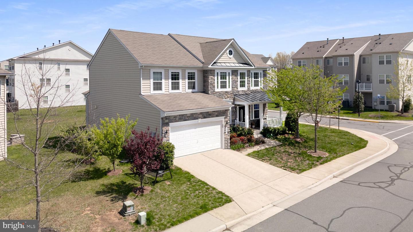 24880 MYERS GLEN PL, CHANTILLY, Virginia 20152, 5 Bedrooms Bedrooms, ,3 BathroomsBathrooms,Residential,For sale,24880 MYERS GLEN PL,VALO2094446 MLS # VALO2094446