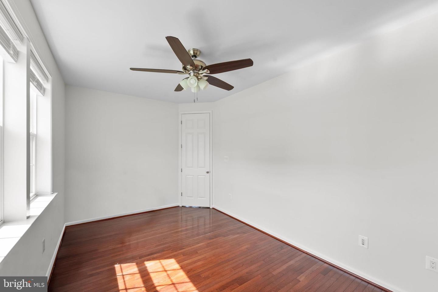 24880 MYERS GLEN PL, CHANTILLY, Virginia 20152, 5 Bedrooms Bedrooms, ,3 BathroomsBathrooms,Residential,For sale,24880 MYERS GLEN PL,VALO2094446 MLS # VALO2094446