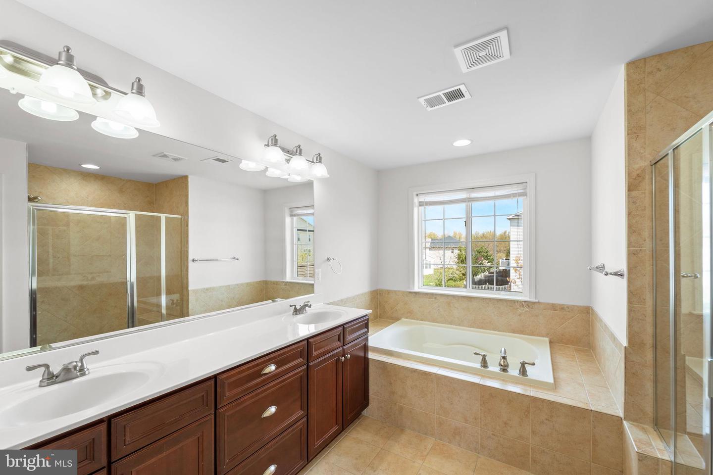 24880 MYERS GLEN PL, CHANTILLY, Virginia 20152, 5 Bedrooms Bedrooms, ,3 BathroomsBathrooms,Residential,For sale,24880 MYERS GLEN PL,VALO2094446 MLS # VALO2094446