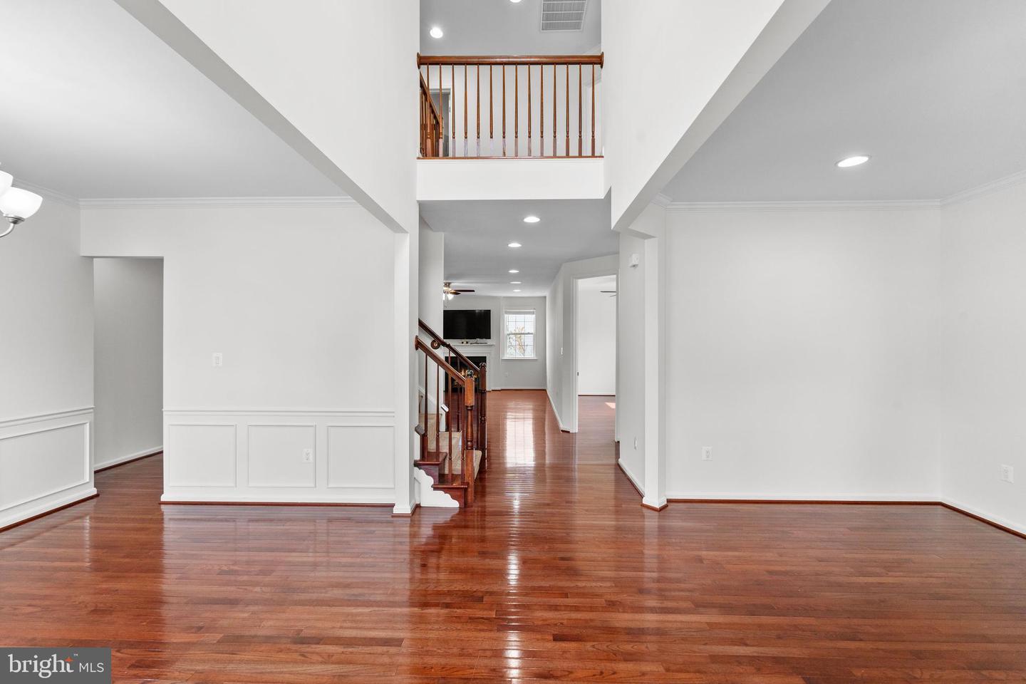 24880 MYERS GLEN PL, CHANTILLY, Virginia 20152, 5 Bedrooms Bedrooms, ,3 BathroomsBathrooms,Residential,For sale,24880 MYERS GLEN PL,VALO2094446 MLS # VALO2094446