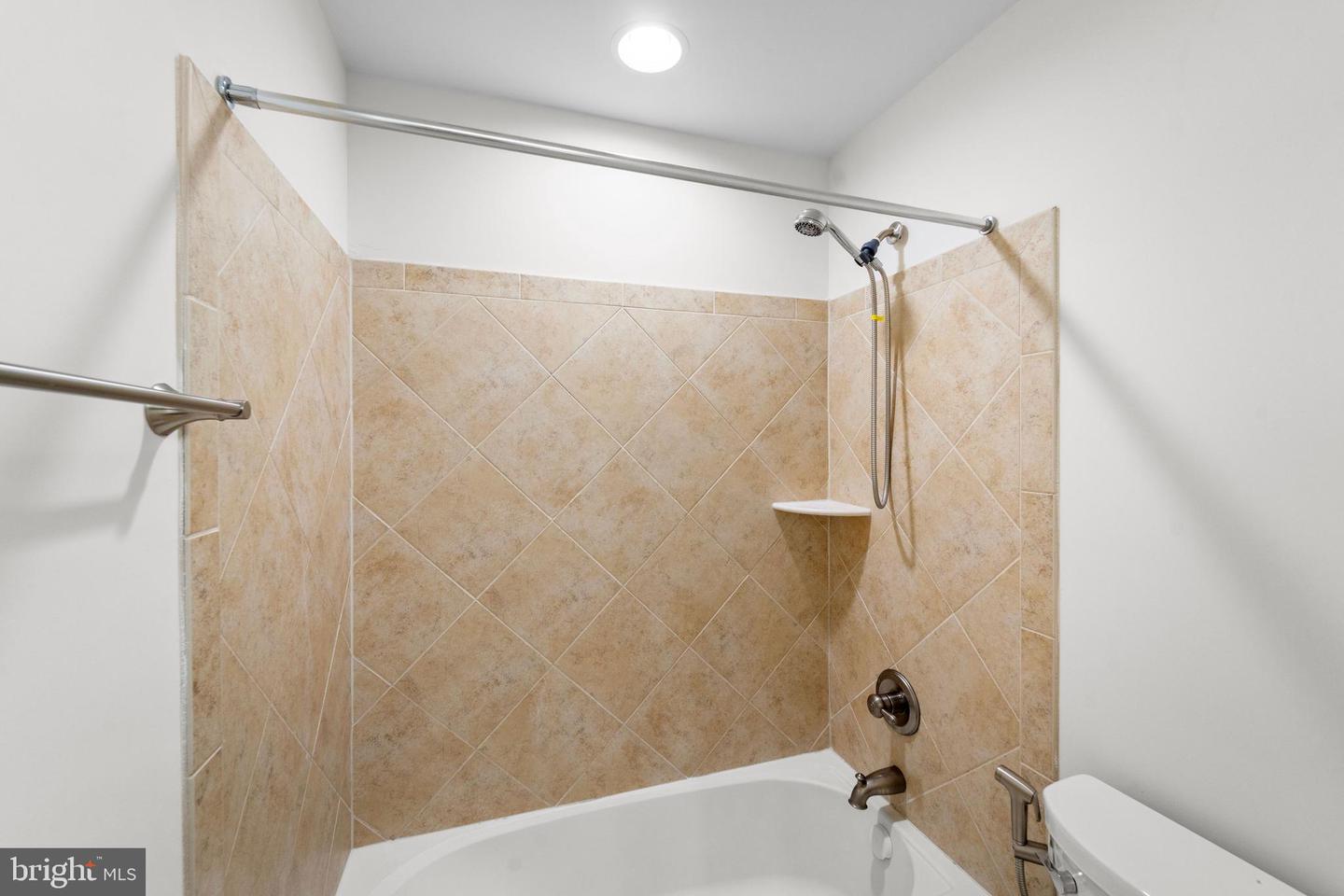 24880 MYERS GLEN PL, CHANTILLY, Virginia 20152, 5 Bedrooms Bedrooms, ,3 BathroomsBathrooms,Residential,For sale,24880 MYERS GLEN PL,VALO2094446 MLS # VALO2094446