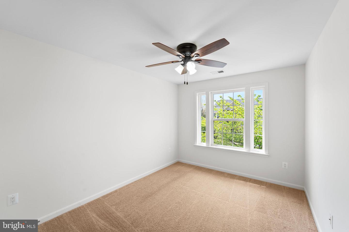 24880 MYERS GLEN PL, CHANTILLY, Virginia 20152, 5 Bedrooms Bedrooms, ,3 BathroomsBathrooms,Residential,For sale,24880 MYERS GLEN PL,VALO2094446 MLS # VALO2094446