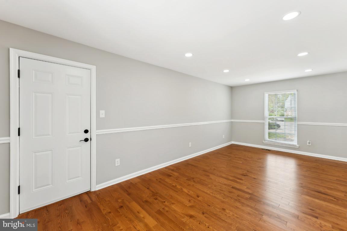 1451 PARKVALE CT, HERNDON, Virginia 20170, 4 Bedrooms Bedrooms, ,3 BathroomsBathrooms,Residential,For sale,1451 PARKVALE CT,VAFX2235552 MLS # VAFX2235552