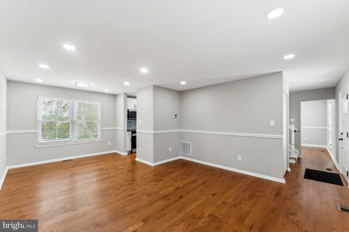1451 PARKVALE CT, HERNDON, Virginia 20170, 4 Bedrooms Bedrooms, ,3 BathroomsBathrooms,Residential,For sale,1451 PARKVALE CT,VAFX2235552 MLS # VAFX2235552