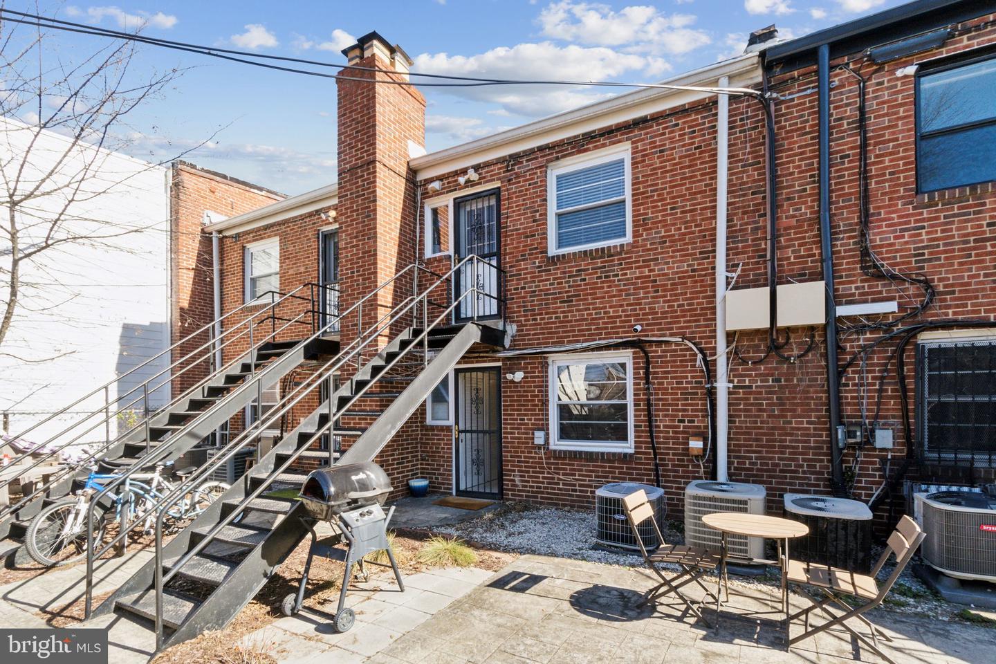 123 17TH ST SE #2, WASHINGTON, District Of Columbia 20003, 1 Bedroom Bedrooms, ,1 BathroomBathrooms,Residential,For sale,123 17TH ST SE #2,DCDC2196504 MLS # DCDC2196504