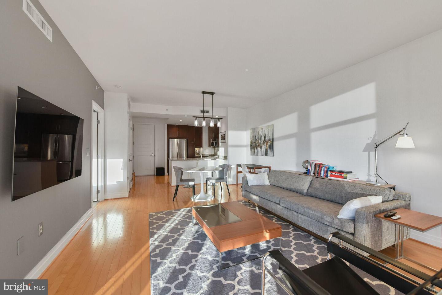 8220 CRESTWOOD HEIGHTS DR #1618, MCLEAN, Virginia 22102, 1 Bedroom Bedrooms, ,1 BathroomBathrooms,Residential,For sale,8220 CRESTWOOD HEIGHTS DR #1618,VAFX2235748 MLS # VAFX2235748