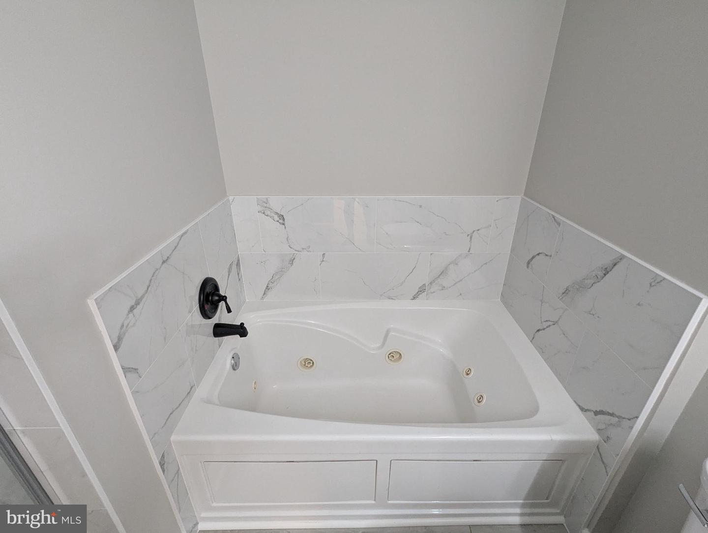 8183 CARNEGIE HALL CT #209, VIENNA, Virginia 22180, 1 Bedroom Bedrooms, ,1 BathroomBathrooms,Residential,For sale,8183 CARNEGIE HALL CT #209,VAFX2235756 MLS # VAFX2235756