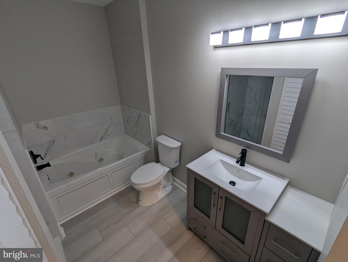 8183 CARNEGIE HALL CT #209, VIENNA, Virginia 22180, 1 Bedroom Bedrooms, ,1 BathroomBathrooms,Residential,For sale,8183 CARNEGIE HALL CT #209,VAFX2235756 MLS # VAFX2235756