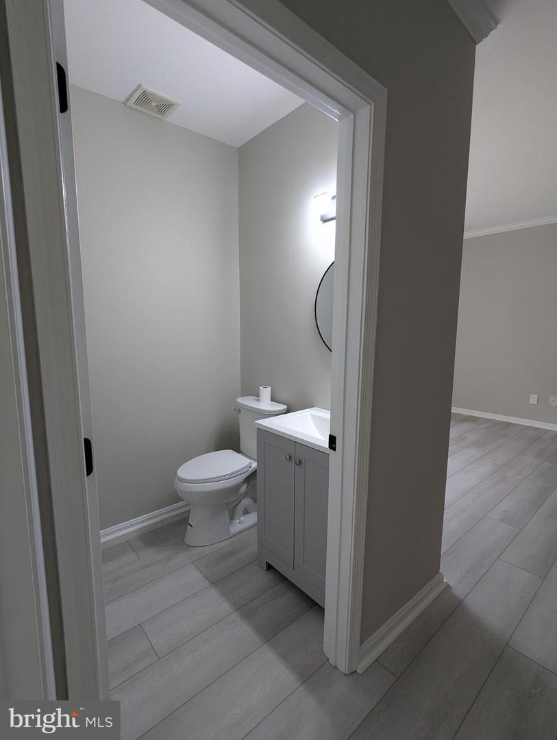 8183 CARNEGIE HALL CT #209, VIENNA, Virginia 22180, 1 Bedroom Bedrooms, ,1 BathroomBathrooms,Residential,For sale,8183 CARNEGIE HALL CT #209,VAFX2235756 MLS # VAFX2235756