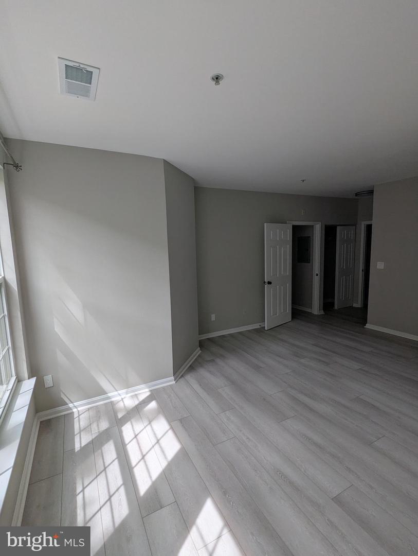 8183 CARNEGIE HALL CT #209, VIENNA, Virginia 22180, 1 Bedroom Bedrooms, ,1 BathroomBathrooms,Residential,For sale,8183 CARNEGIE HALL CT #209,VAFX2235756 MLS # VAFX2235756