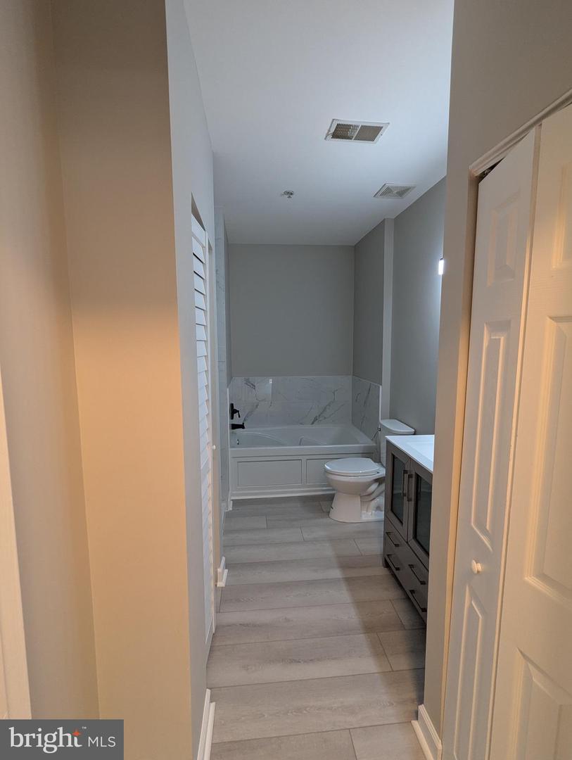 8183 CARNEGIE HALL CT #209, VIENNA, Virginia 22180, 1 Bedroom Bedrooms, ,1 BathroomBathrooms,Residential,For sale,8183 CARNEGIE HALL CT #209,VAFX2235756 MLS # VAFX2235756
