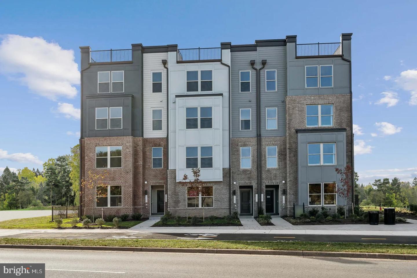 13612 INNOVATION STATION LOOP, HERNDON, Virginia 20171, 3 Bedrooms Bedrooms, ,2 BathroomsBathrooms,Residential,For sale,13612 INNOVATION STATION LOOP,VAFX2235796 MLS # VAFX2235796