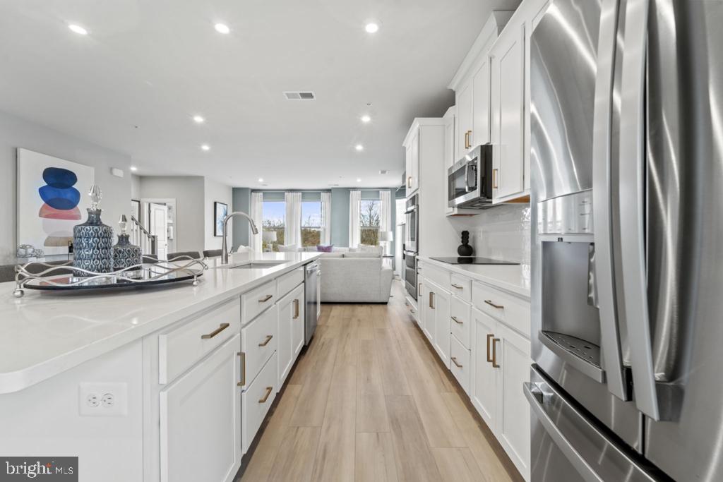 13612 INNOVATION STATION LOOP, HERNDON, Virginia 20171, 3 Bedrooms Bedrooms, ,2 BathroomsBathrooms,Residential,For sale,13612 INNOVATION STATION LOOP,VAFX2235796 MLS # VAFX2235796