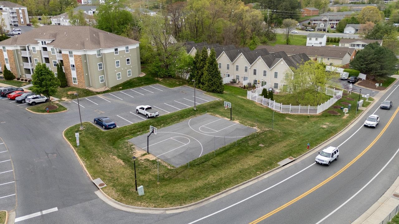 510 DAVIS MILLS DR, HARRISONBURG, Virginia 22801, 4 Bedrooms Bedrooms, ,4 BathroomsBathrooms,Residential,510 DAVIS MILLS DR,663626 MLS # 663626