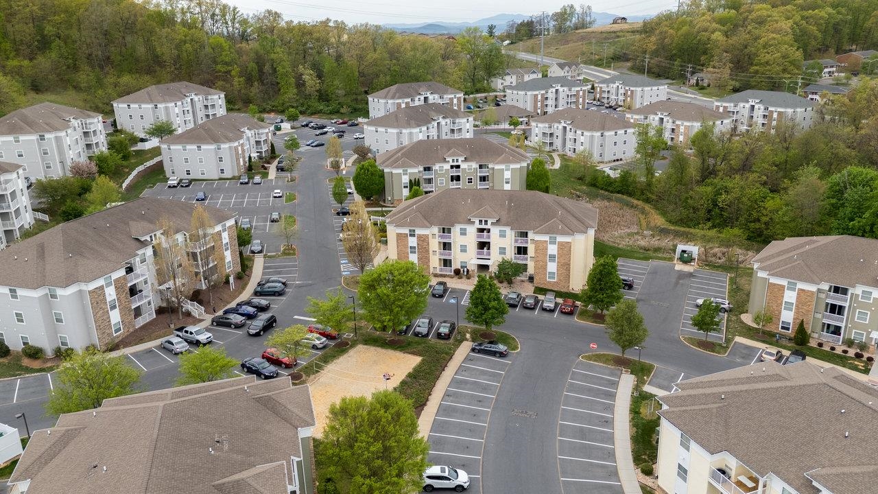 510 DAVIS MILLS DR, HARRISONBURG, Virginia 22801, 4 Bedrooms Bedrooms, ,4 BathroomsBathrooms,Residential,510 DAVIS MILLS DR,663626 MLS # 663626