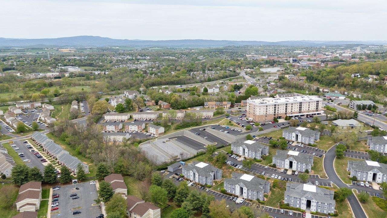 510 DAVIS MILLS DR, HARRISONBURG, Virginia 22801, 4 Bedrooms Bedrooms, ,4 BathroomsBathrooms,Residential,510 DAVIS MILLS DR,663626 MLS # 663626