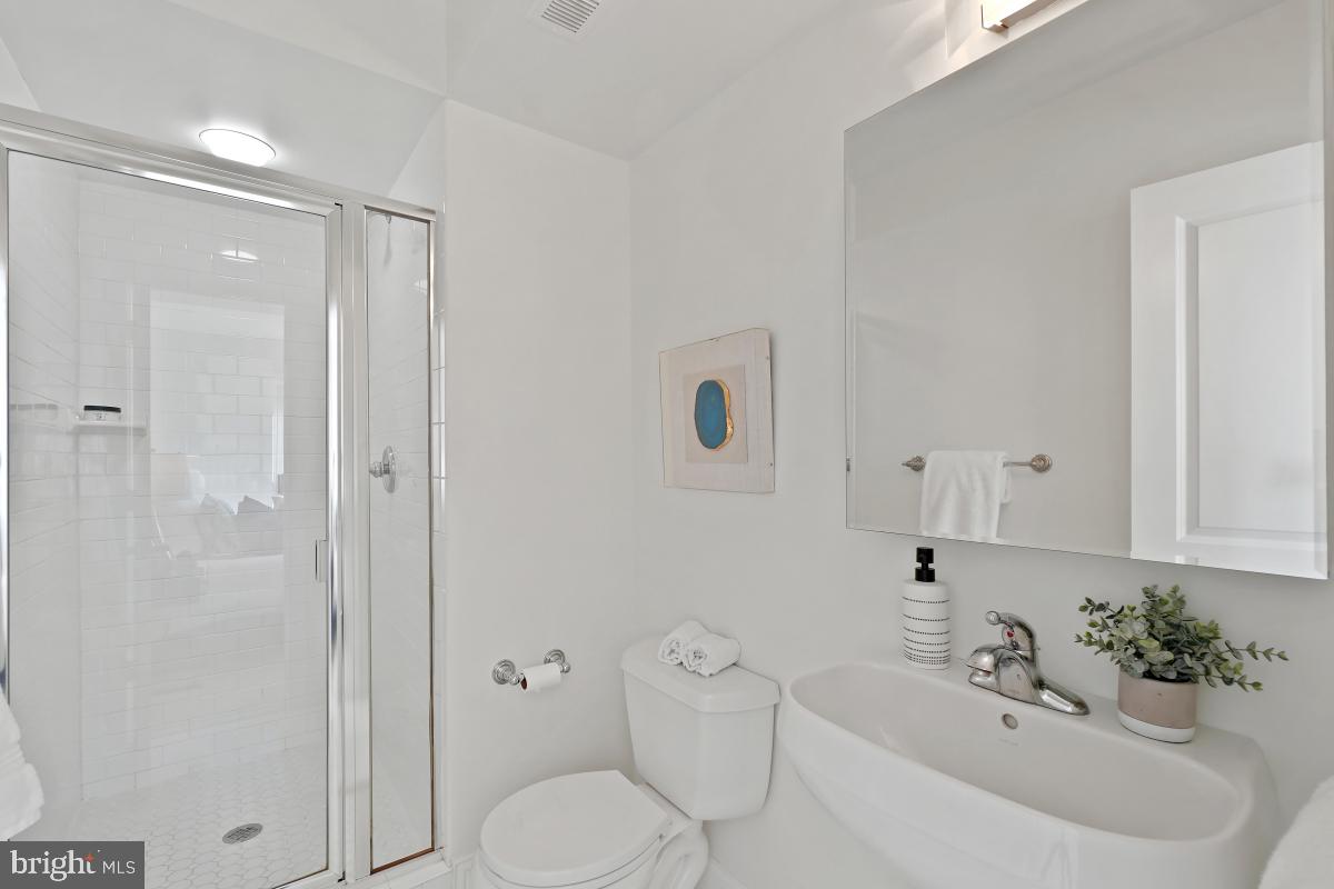 1832 SWANN ST NW #D, WASHINGTON, District Of Columbia 20009, 2 Bedrooms Bedrooms, ,2 BathroomsBathrooms,Residential,For sale,1832 SWANN ST NW #D,DCDC2196956 MLS # DCDC2196956