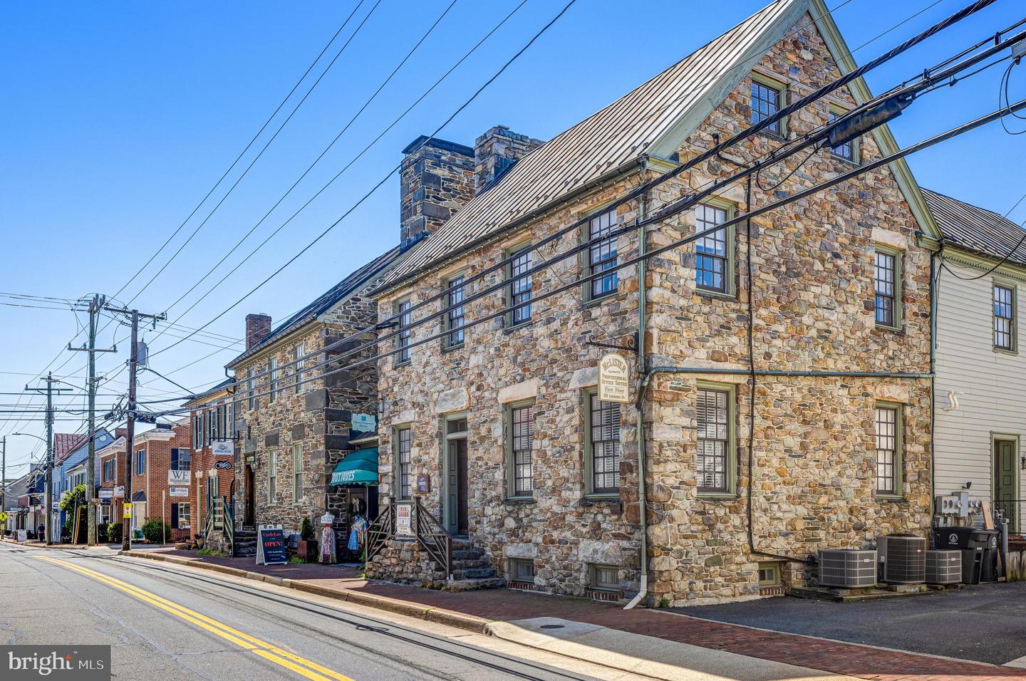 2 STATIONMASTER ST SE #202, LEESBURG, Virginia 20175, 2 Bedrooms Bedrooms, ,2 BathroomsBathrooms,Residential,For sale,2 STATIONMASTER ST SE #202,VALO2094596 MLS # VALO2094596