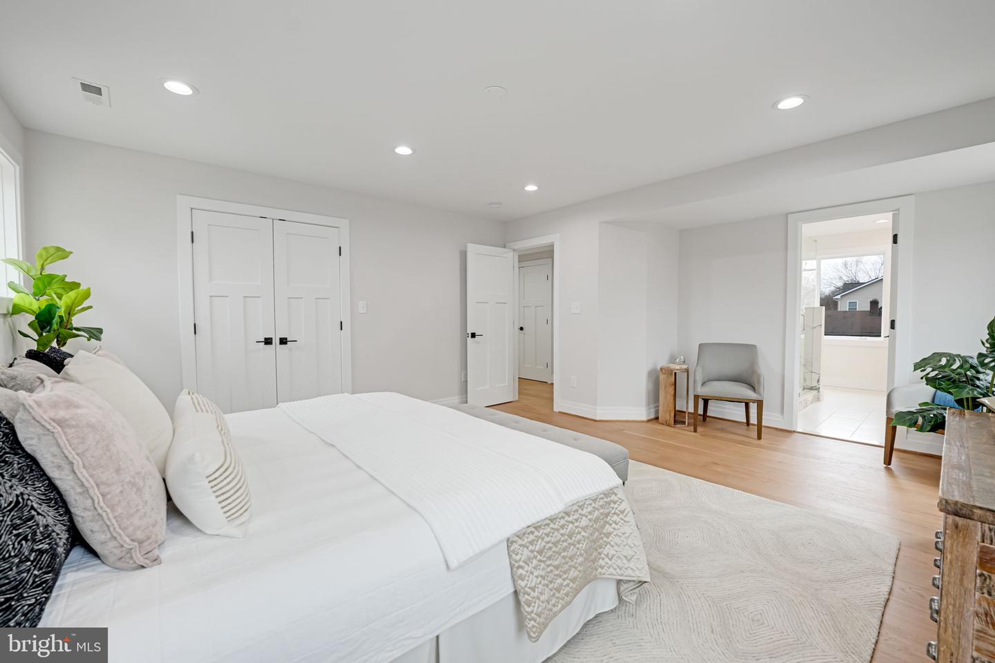 1731 S NELSON ST, ARLINGTON, Virginia 22204, 5 Bedrooms Bedrooms, ,5 BathroomsBathrooms,Residential,For sale,1731 S NELSON ST,VAAR2056464 MLS # VAAR2056464