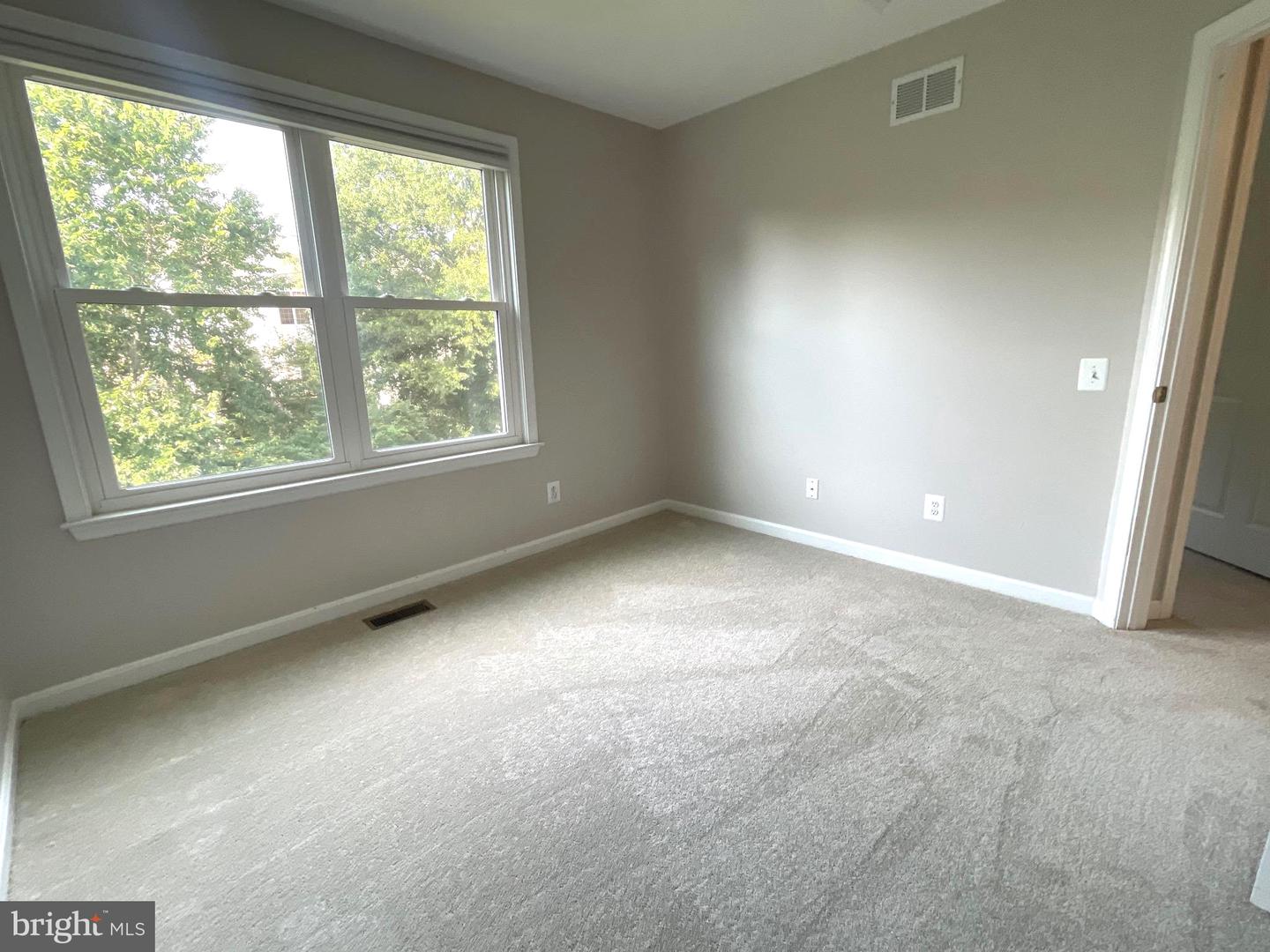 47616 WATKINS ISLAND SQ, STERLING, Virginia 20165, 4 Bedrooms Bedrooms, ,3 BathroomsBathrooms,Residential,For sale,47616 WATKINS ISLAND SQ,VALO2092956 MLS # VALO2092956
