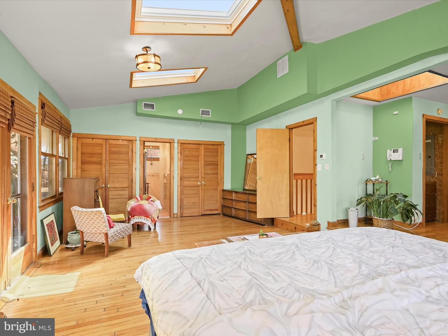 3137 18TH ST NE, WASHINGTON, District Of Columbia 20018, 5 Bedrooms Bedrooms, ,4 BathroomsBathrooms,Residential,For sale,3137 18TH ST NE,DCDC2185022 MLS # DCDC2185022