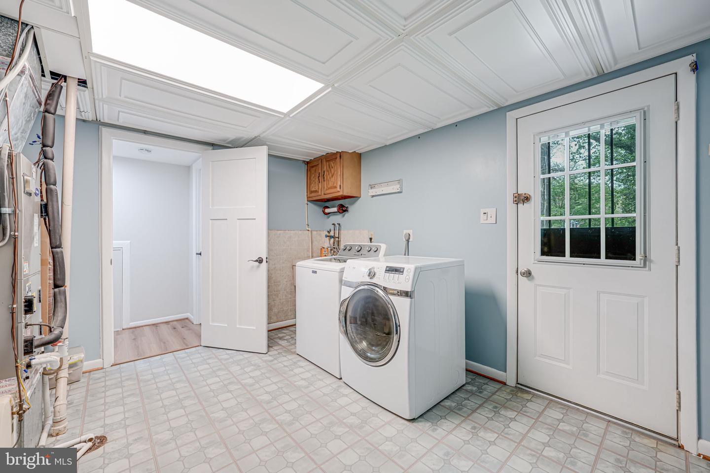 3204 HOLLY BERRY CT, FALLS CHURCH, Virginia 22042, 3 Bedrooms Bedrooms, ,2 BathroomsBathrooms,Residential,For sale,3204 HOLLY BERRY CT,VAFX2231220 MLS # VAFX2231220