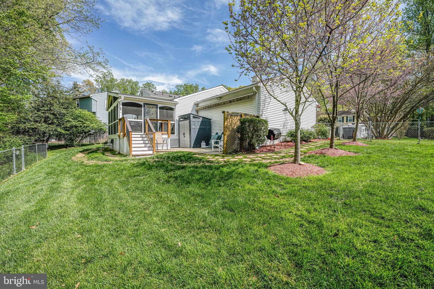 3204 HOLLY BERRY CT, FALLS CHURCH, Virginia 22042, 3 Bedrooms Bedrooms, ,2 BathroomsBathrooms,Residential,For sale,3204 HOLLY BERRY CT,VAFX2231220 MLS # VAFX2231220