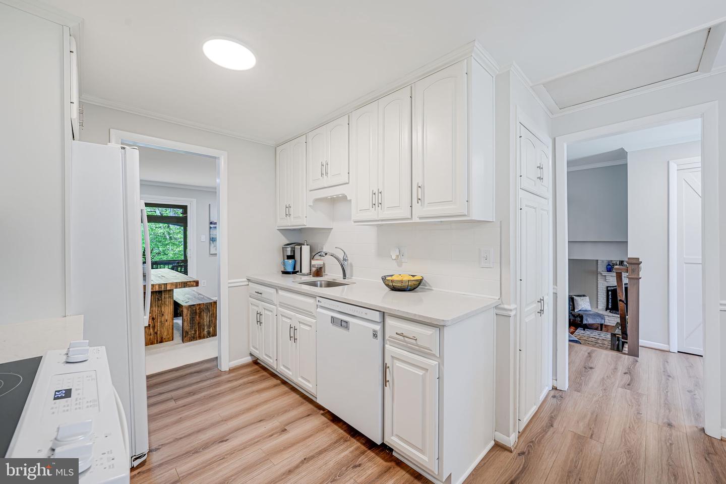 3204 HOLLY BERRY CT, FALLS CHURCH, Virginia 22042, 3 Bedrooms Bedrooms, ,2 BathroomsBathrooms,Residential,For sale,3204 HOLLY BERRY CT,VAFX2231220 MLS # VAFX2231220