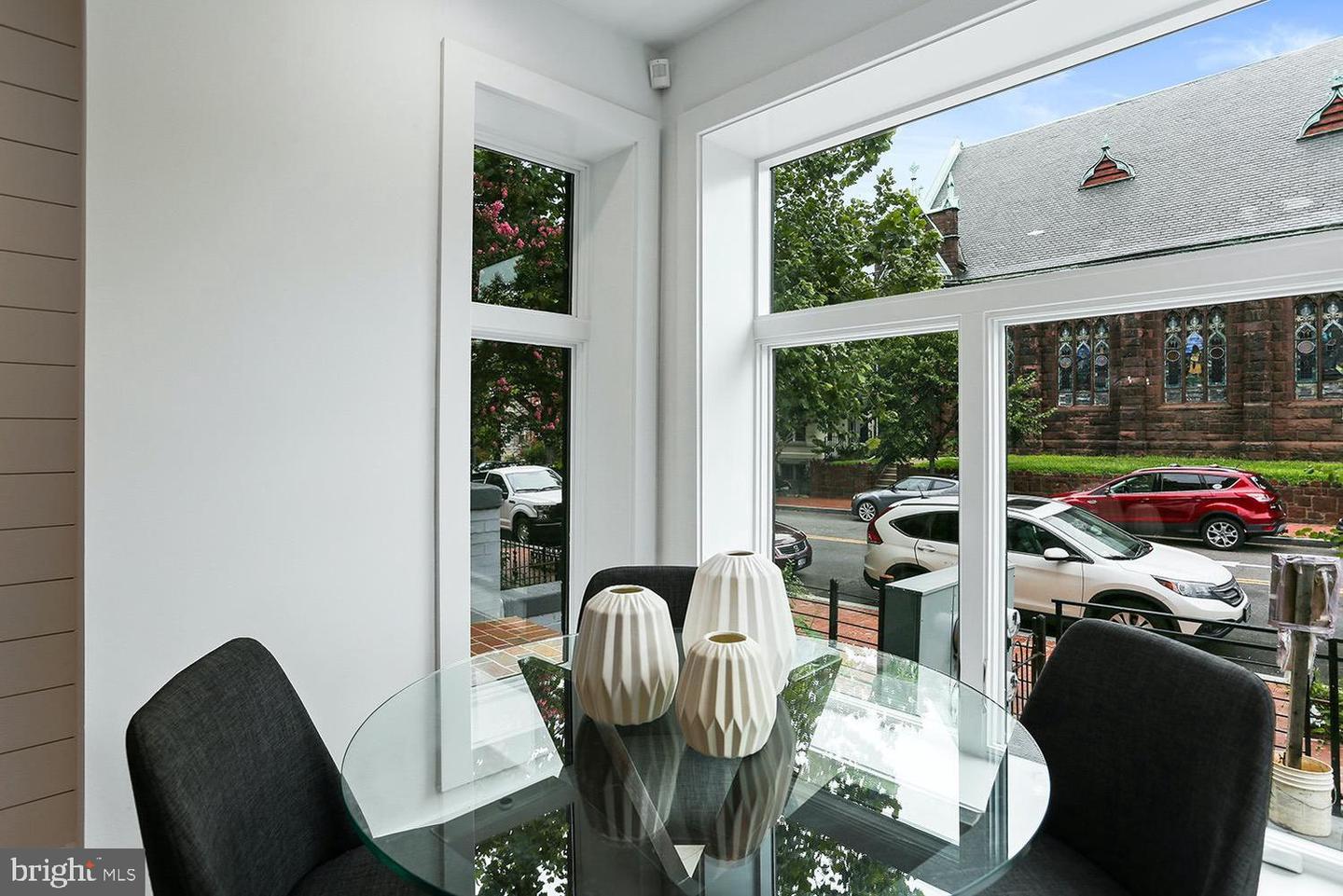 4 R ST NW #3, WASHINGTON, District Of Columbia 20001, 2 Bedrooms Bedrooms, ,2 BathroomsBathrooms,Residential,For sale,4 R ST NW #3,DCDC2194902 MLS # DCDC2194902