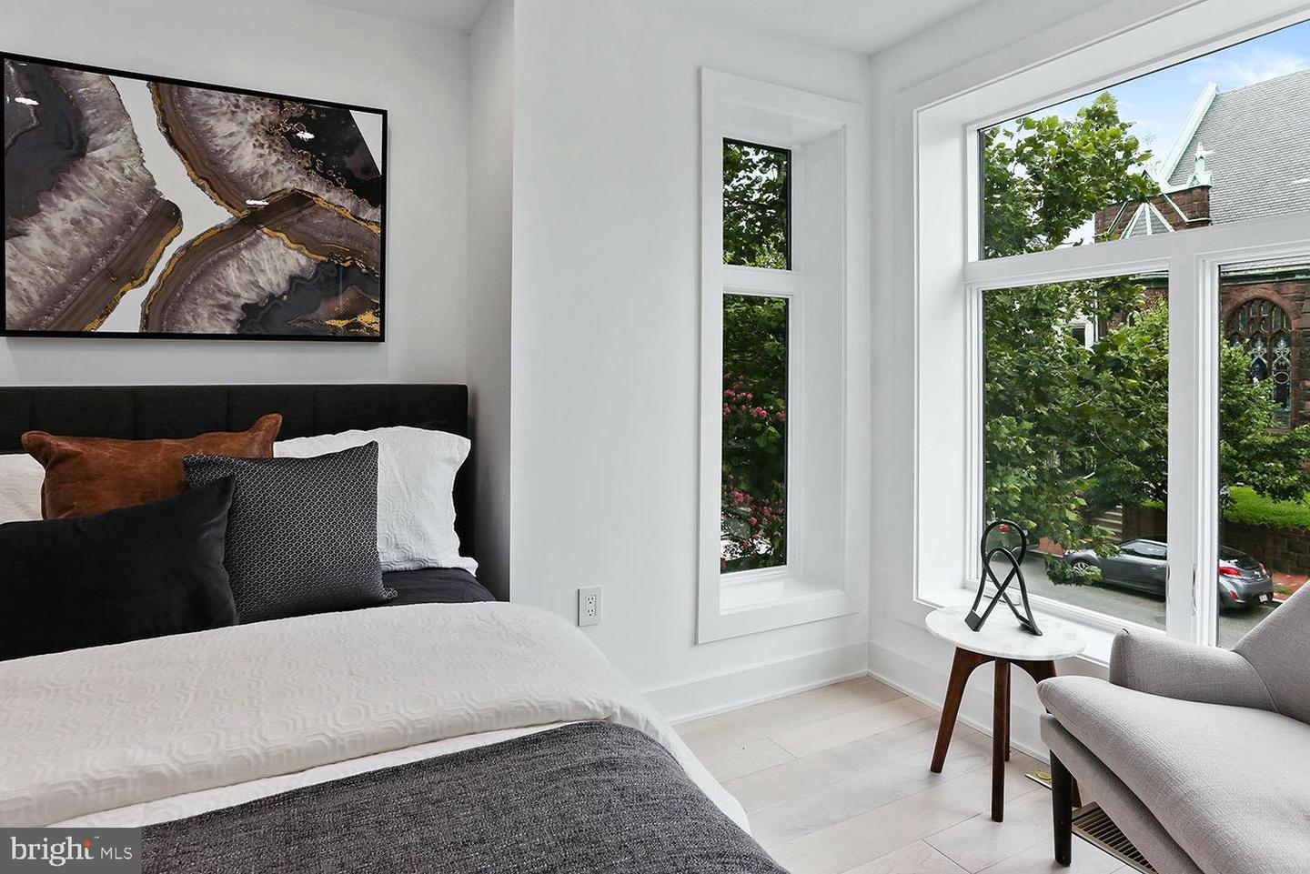 4 R ST NW #3, WASHINGTON, District Of Columbia 20001, 2 Bedrooms Bedrooms, ,2 BathroomsBathrooms,Residential,For sale,4 R ST NW #3,DCDC2194902 MLS # DCDC2194902