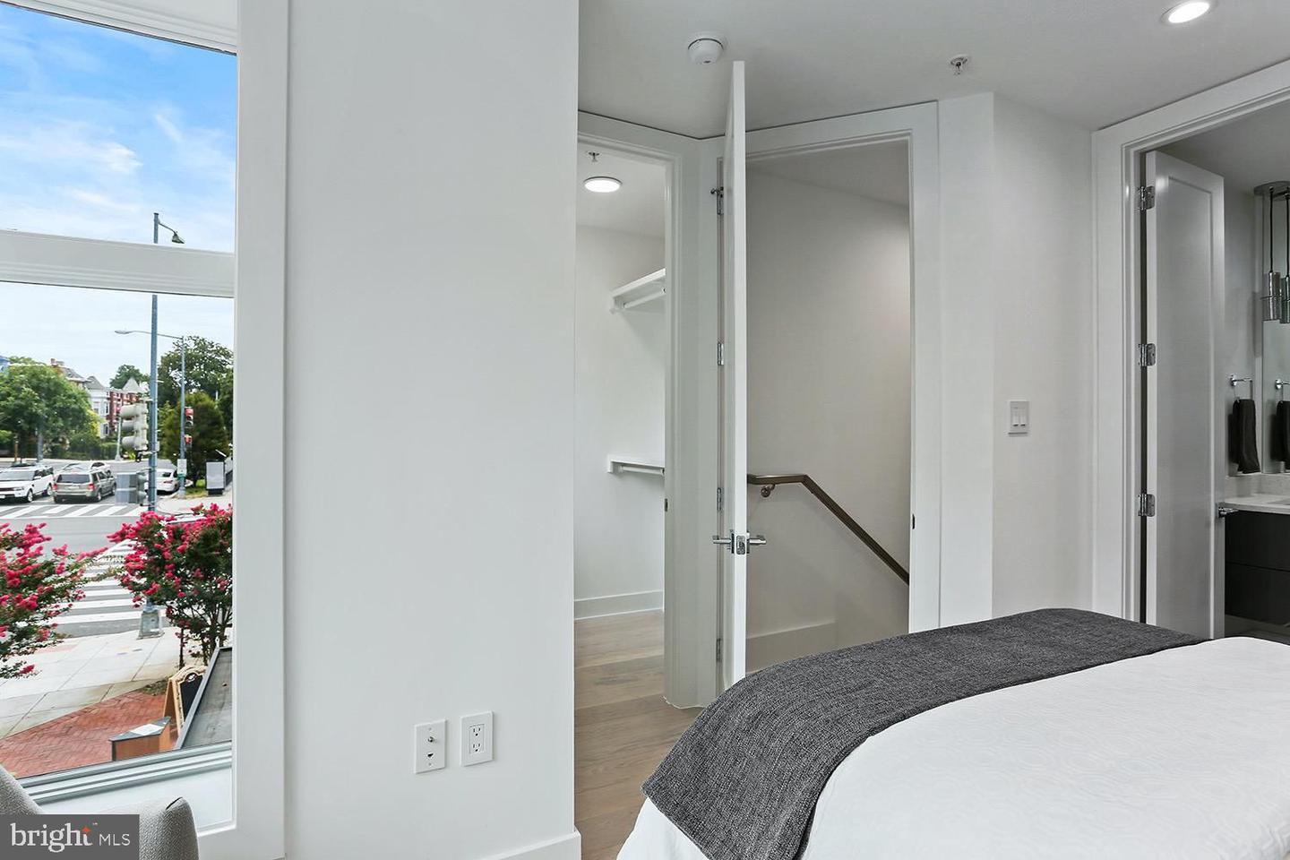 4 R ST NW #3, WASHINGTON, District Of Columbia 20001, 2 Bedrooms Bedrooms, ,2 BathroomsBathrooms,Residential,For sale,4 R ST NW #3,DCDC2194902 MLS # DCDC2194902