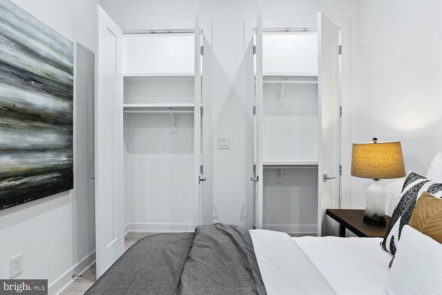 4 R ST NW #3, WASHINGTON, District Of Columbia 20001, 2 Bedrooms Bedrooms, ,2 BathroomsBathrooms,Residential,For sale,4 R ST NW #3,DCDC2194902 MLS # DCDC2194902