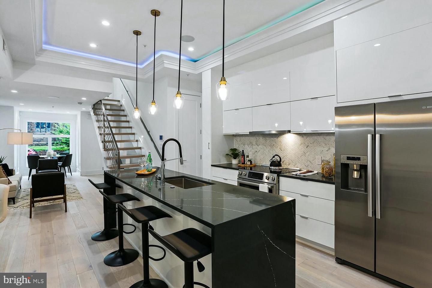 4 R ST NW #3, WASHINGTON, District Of Columbia 20001, 2 Bedrooms Bedrooms, ,2 BathroomsBathrooms,Residential,For sale,4 R ST NW #3,DCDC2194902 MLS # DCDC2194902
