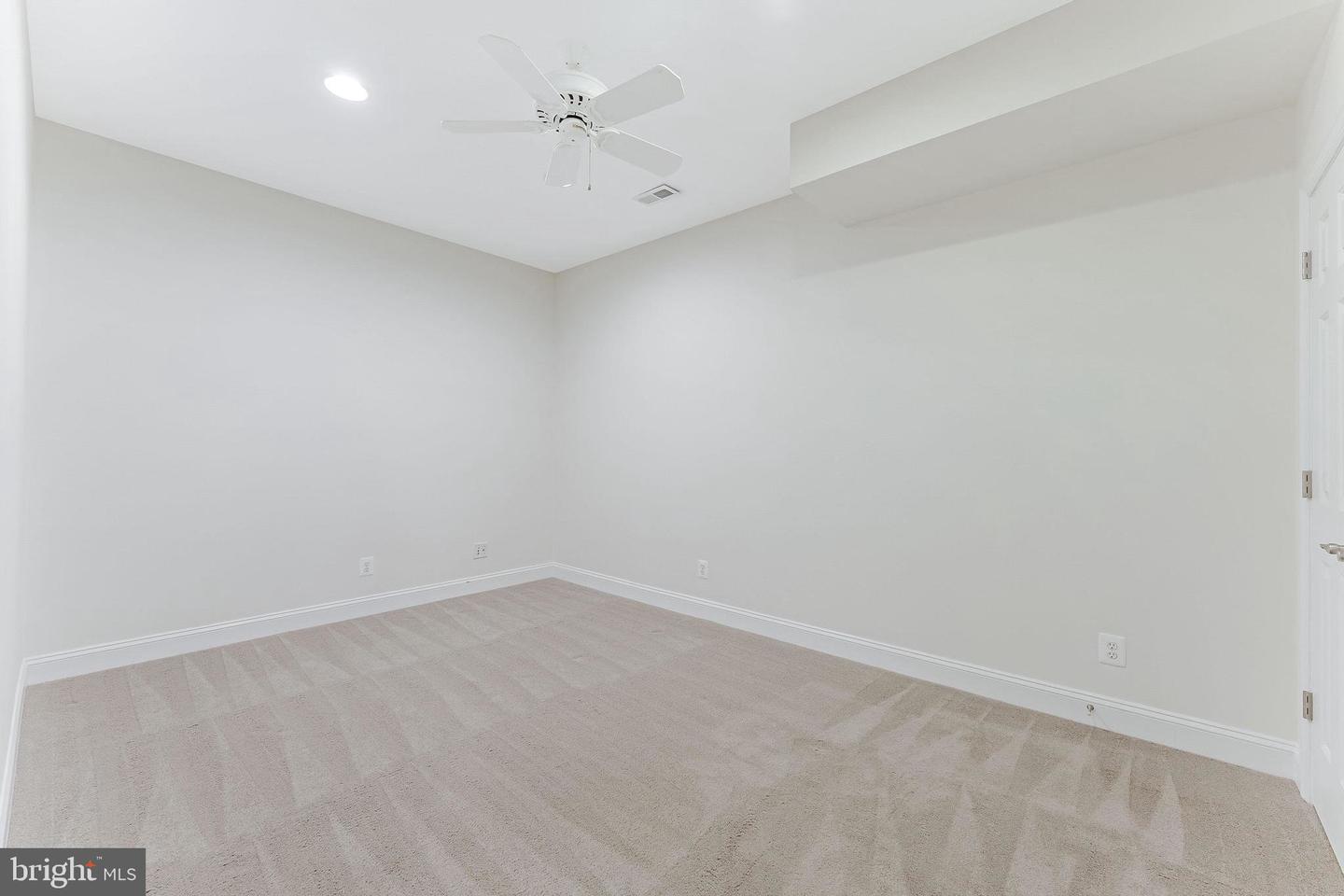 1448 INGLESIDE AVE, MCLEAN, Virginia 22101, 4 Bedrooms Bedrooms, ,4 BathroomsBathrooms,Residential,For sale,1448 INGLESIDE AVE,VAFX2233364 MLS # VAFX2233364