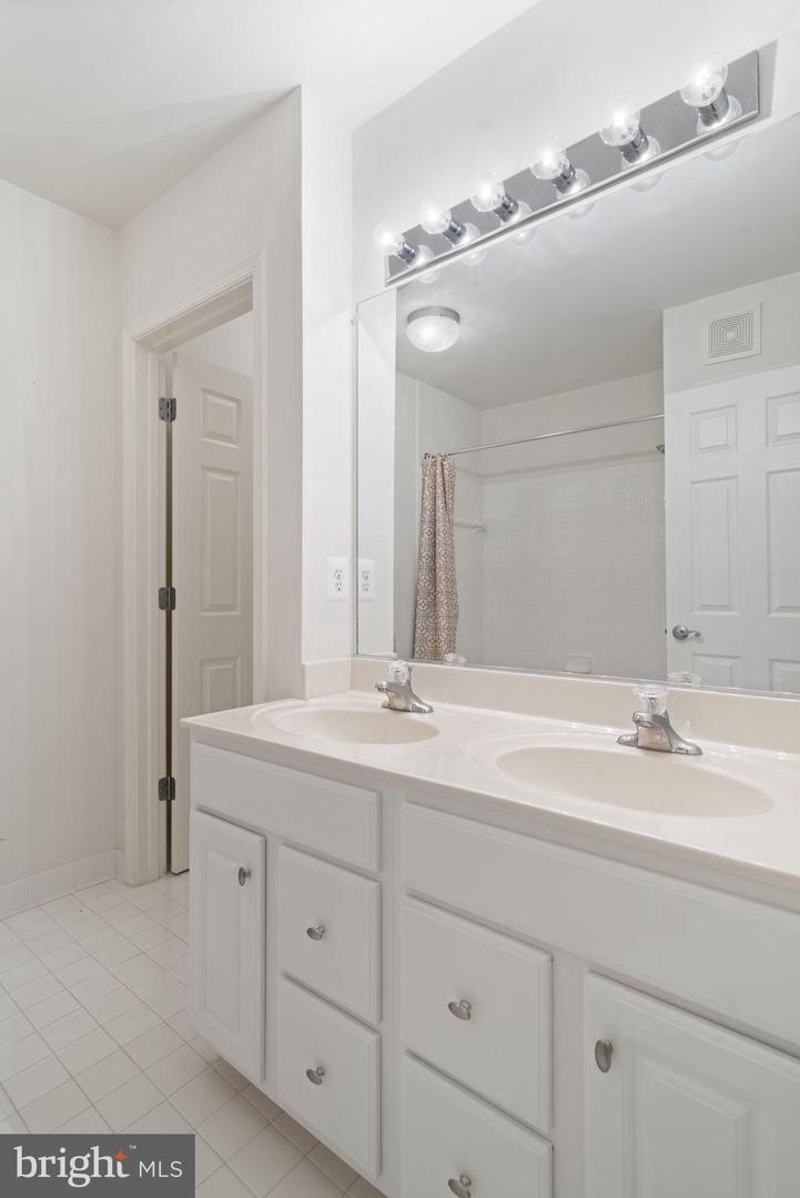 13945 HOLLOW WIND WAY #201, WOODBRIDGE, Virginia 22191, 4 Bedrooms Bedrooms, ,2 BathroomsBathrooms,Residential,For sale,13945 HOLLOW WIND WAY #201,VAPW2092014 MLS # VAPW2092014