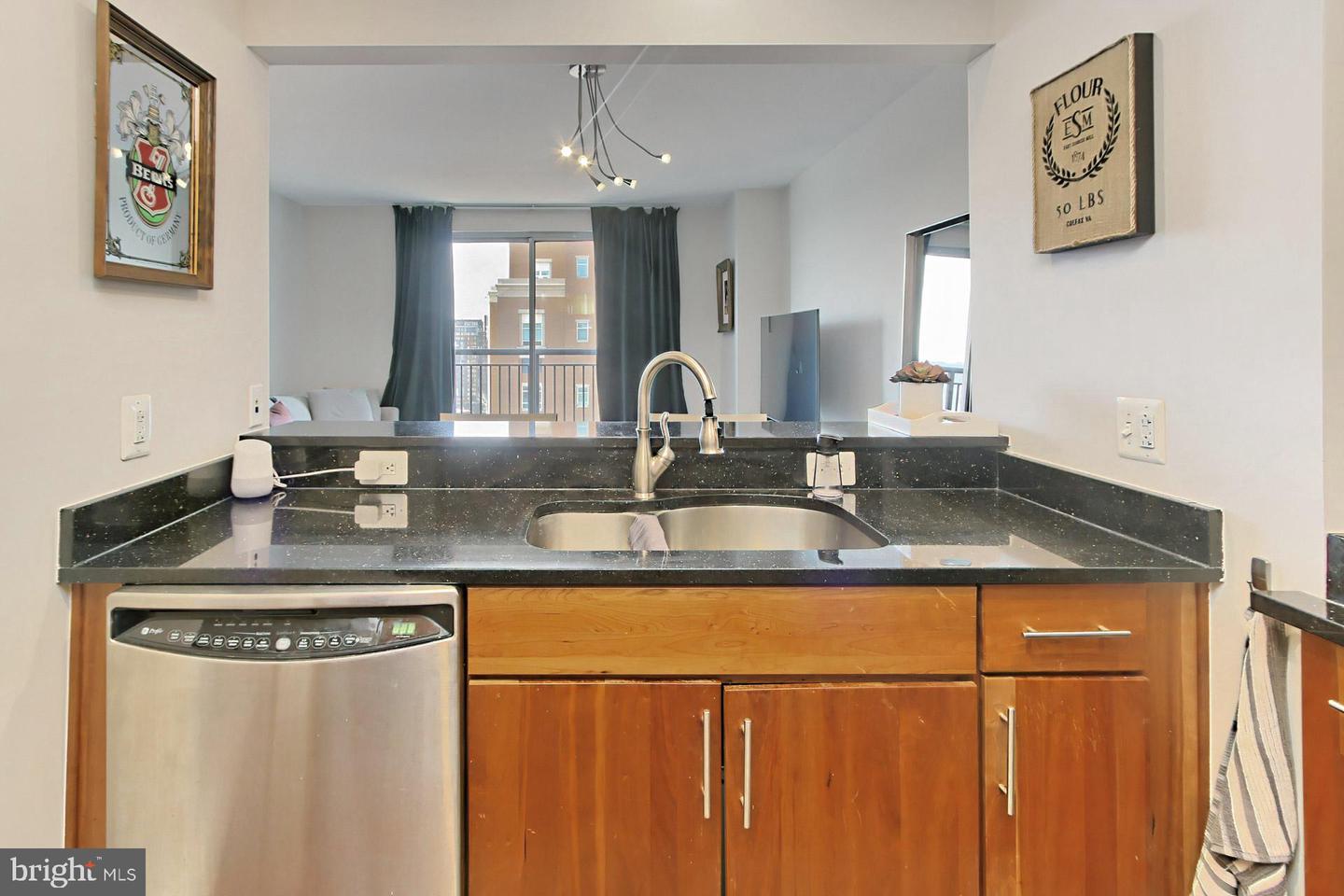 2050 JAMIESON AVE #1409, ALEXANDRIA, Virginia 22314, 1 Bedroom Bedrooms, 3 Rooms Rooms,1 BathroomBathrooms,Residential,For sale,2050 JAMIESON AVE #1409,VAAX2044262 MLS # VAAX2044262