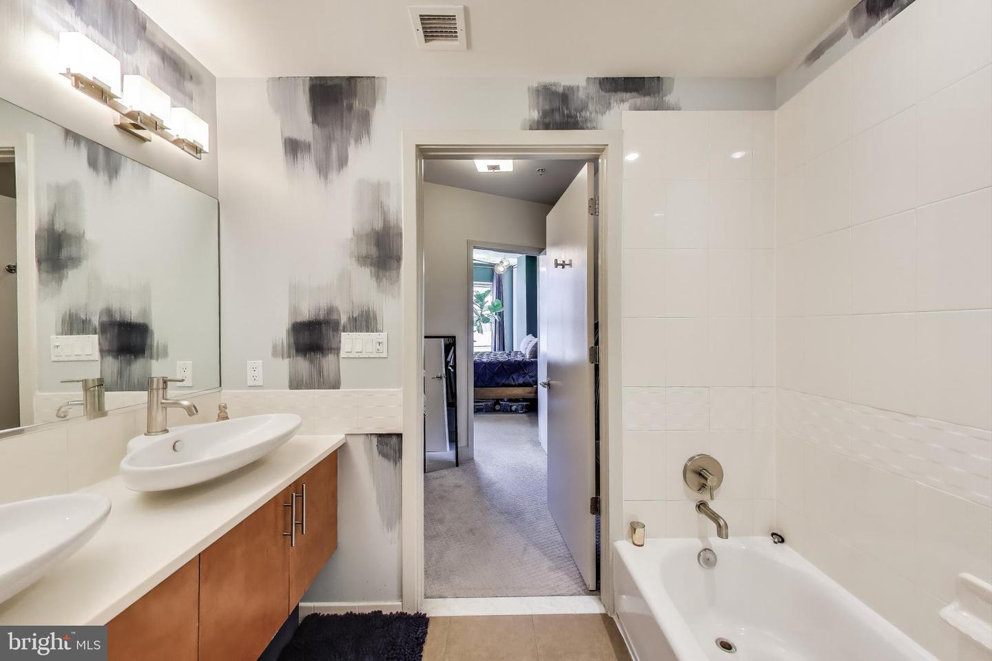 929 FLORIDA AVE NW #4008, WASHINGTON, District Of Columbia 20001, 1 Bedroom Bedrooms, ,2 BathroomsBathrooms,Residential,For sale,929 FLORIDA AVE NW #4008,DCDC2196088 MLS # DCDC2196088