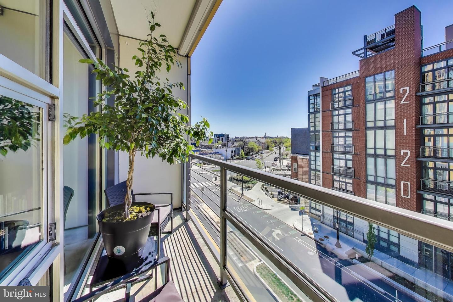 929 FLORIDA AVE NW #4008, WASHINGTON, District Of Columbia 20001, 1 Bedroom Bedrooms, ,2 BathroomsBathrooms,Residential,For sale,929 FLORIDA AVE NW #4008,DCDC2196088 MLS # DCDC2196088
